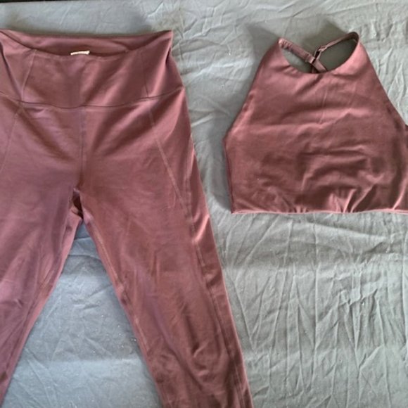 Girlfriend Collective Set in Cocoa - Picture 4 of 4